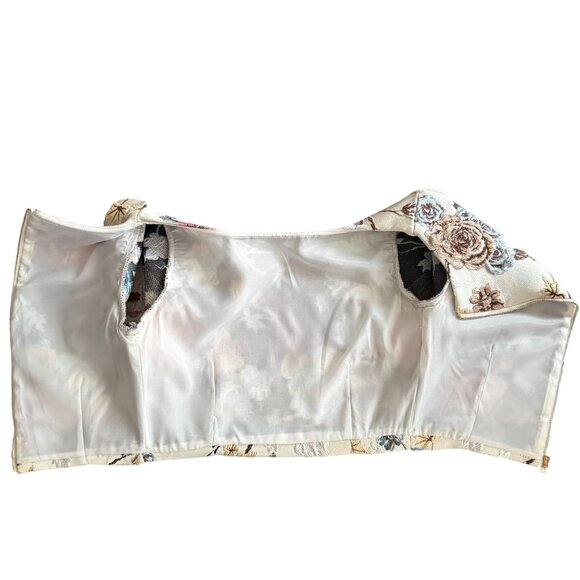 Floral Embroidered Short-Sleeve Cropped Top With Back Zipper Closure - Elegant D - Picture 4 of 4